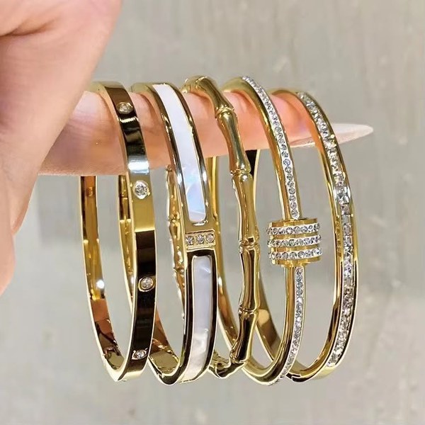 Engraved Bangle Stack in Gold